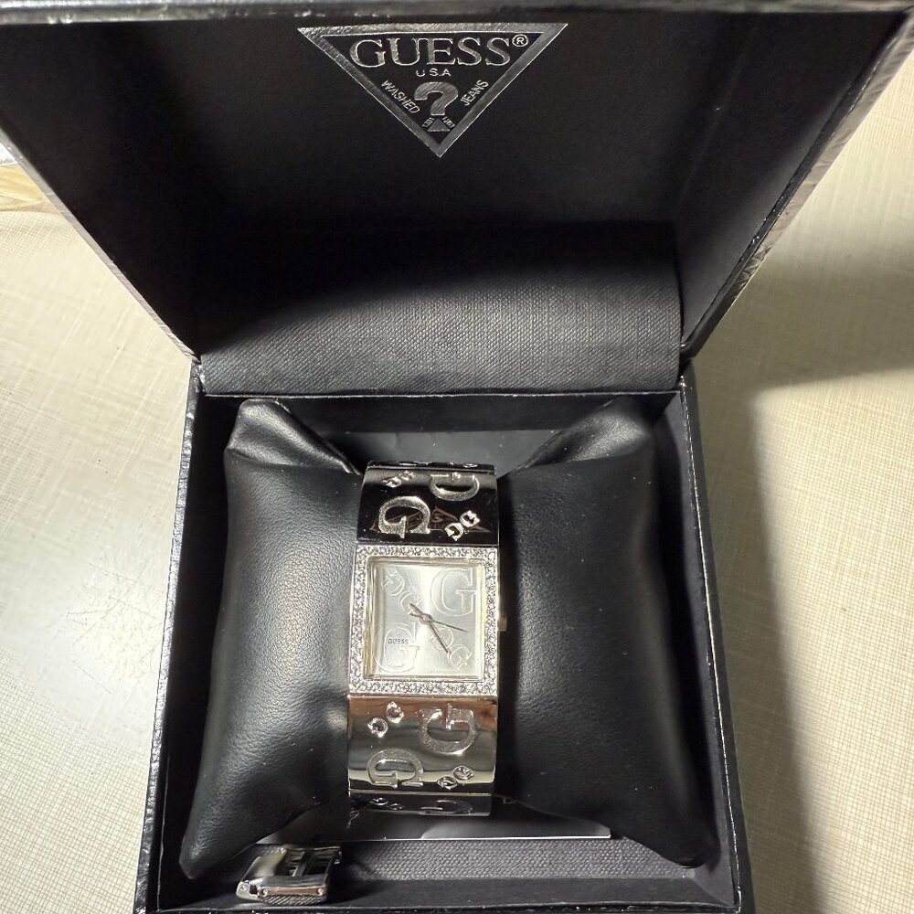 Guess women watch